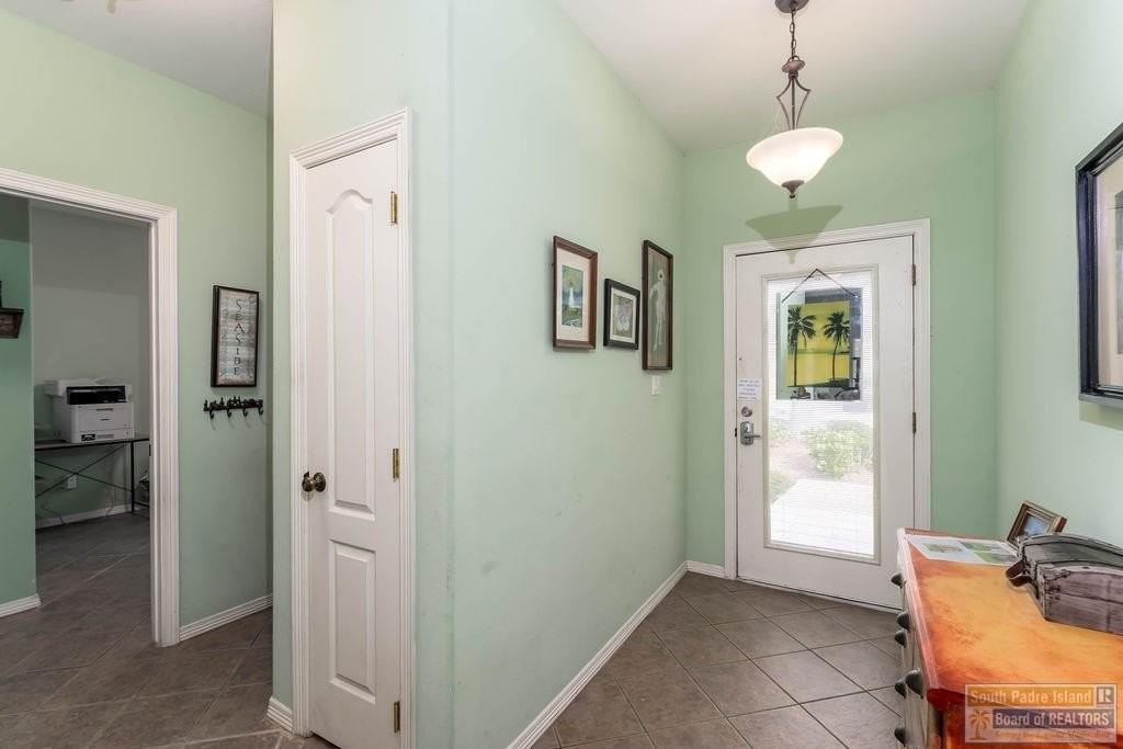 18 Torrey Pines Rd - Photo 5 of 40