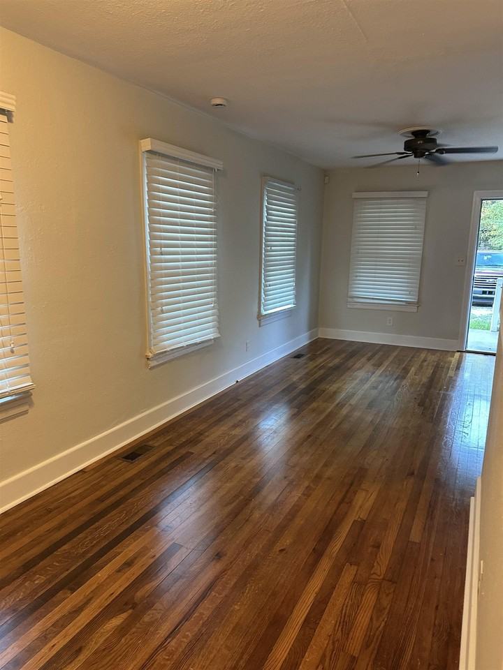 650 W 10th Ave - Photo 3 of 14