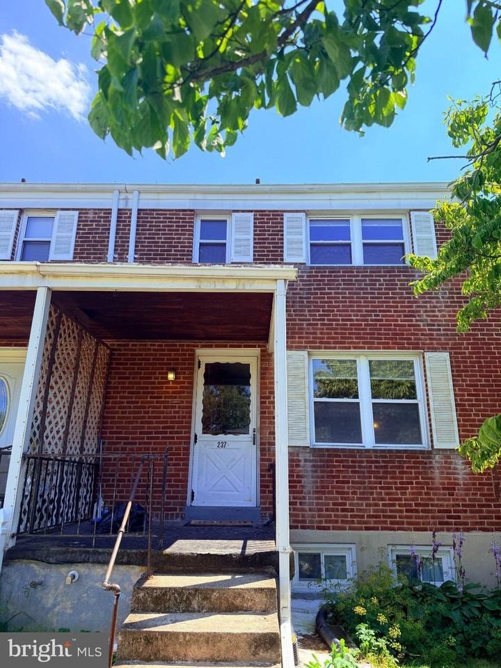 237 Linden Ave - Photo 2 of 24