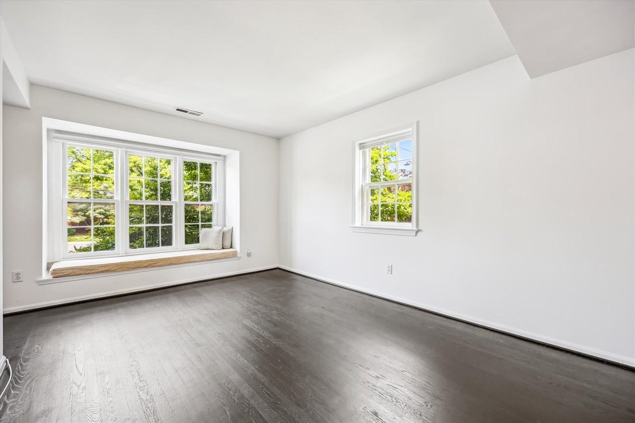 6705 Hillandale Rd - Photo 5 of 35