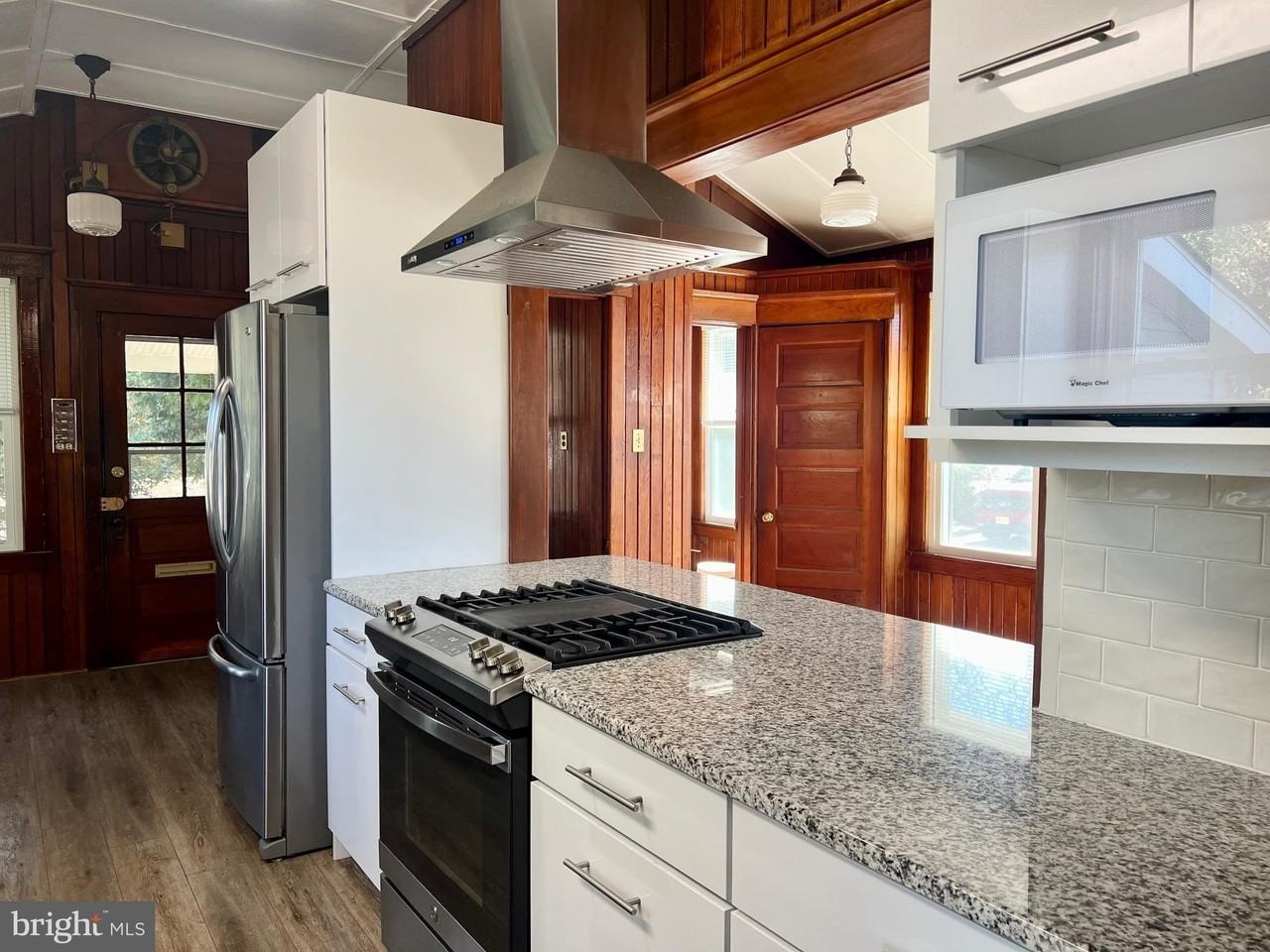 171 N River Dr - Photo 6 of 35