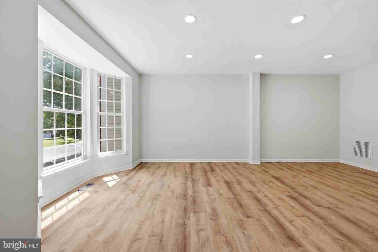 8972 Benchmark Ln - Photo 2 of 44