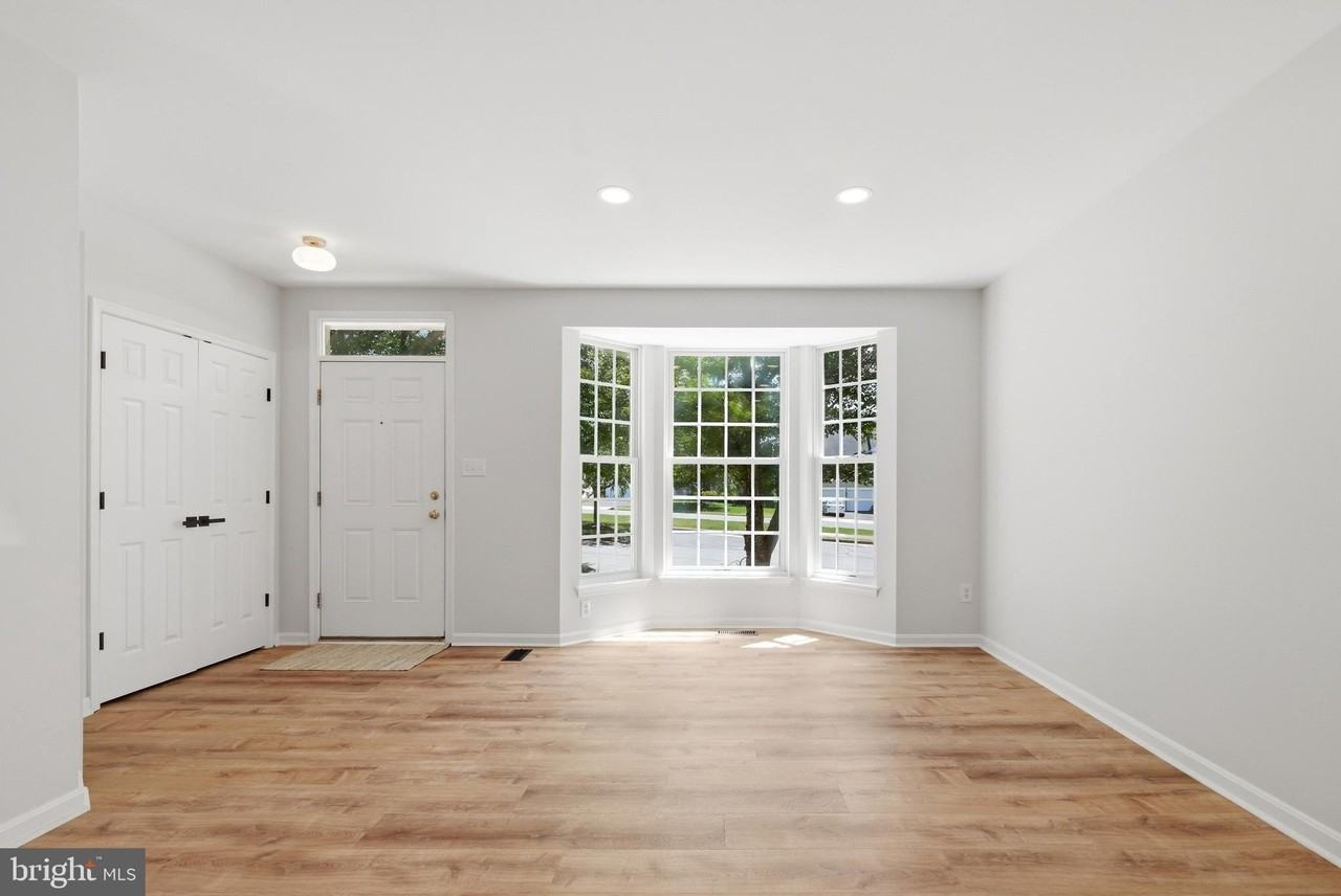 8972 Benchmark Ln - Photo 4 of 44