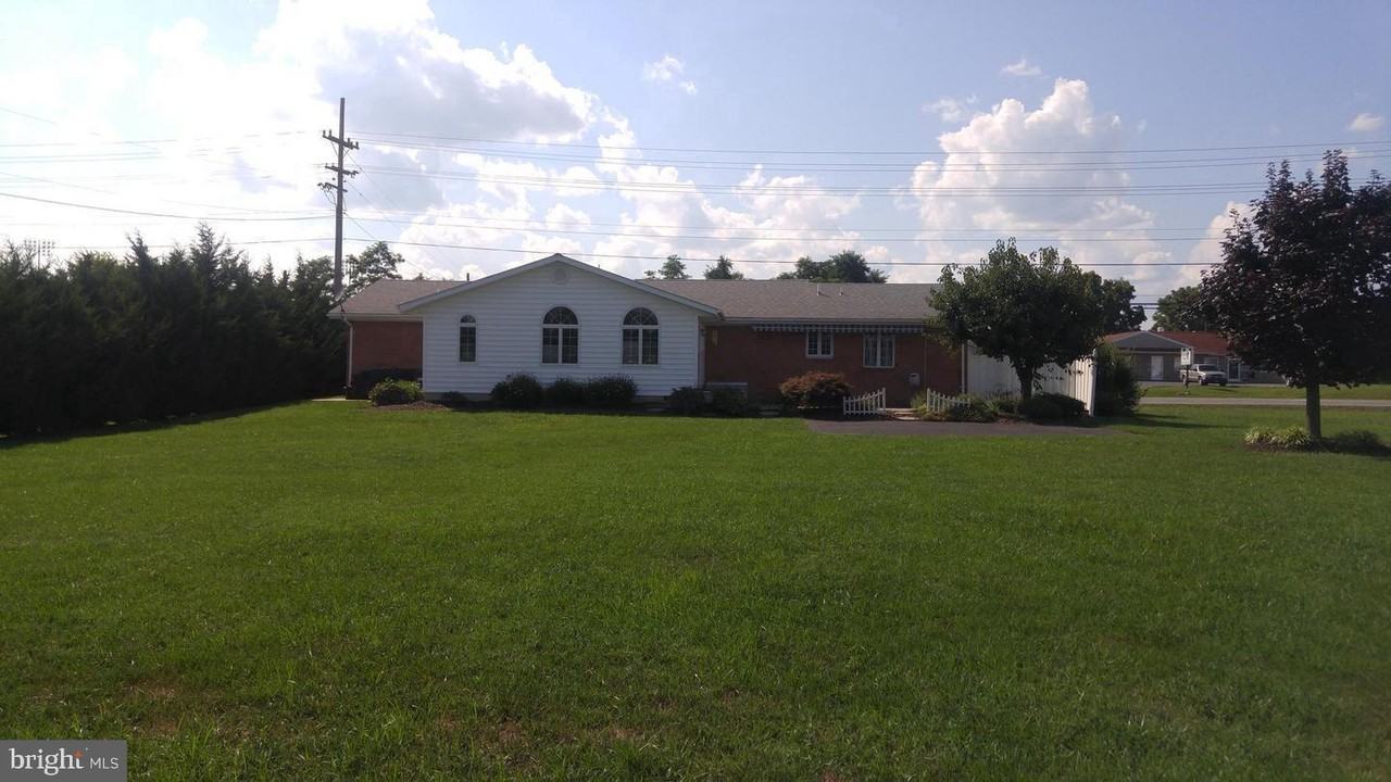 8509 Winchester Ave - Photo 2 of 20