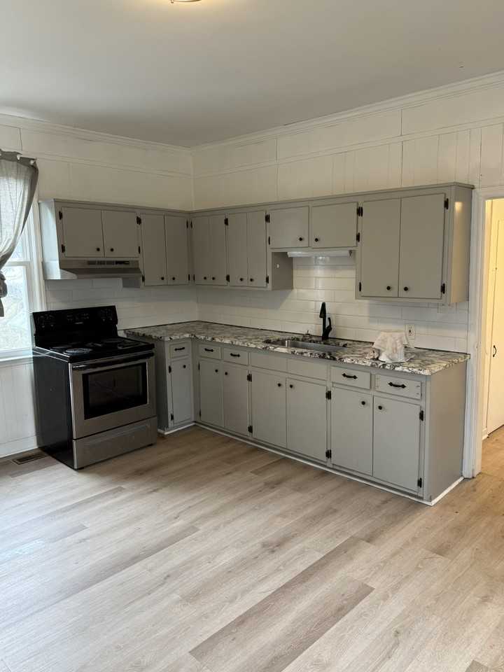 615 W 2nd Ave #1 - Photo 5 of 9