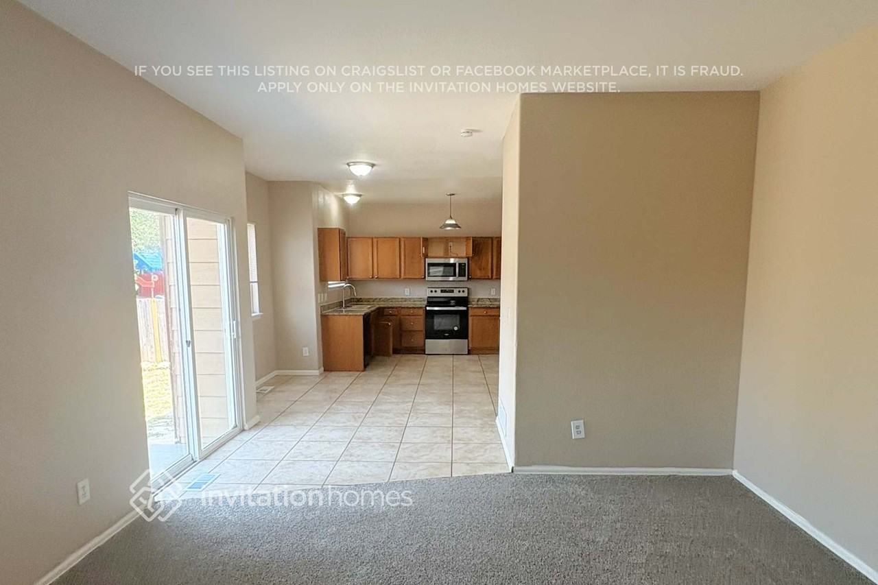 9829 Kenton Cir - Photo 4 of 17
