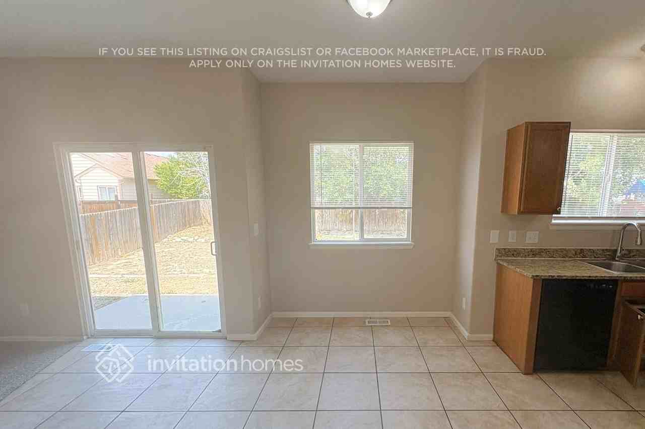 9829 Kenton Cir - Photo 5 of 17