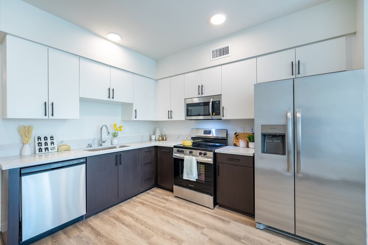 10824 Blix St #105 - Photo 4 of 17
