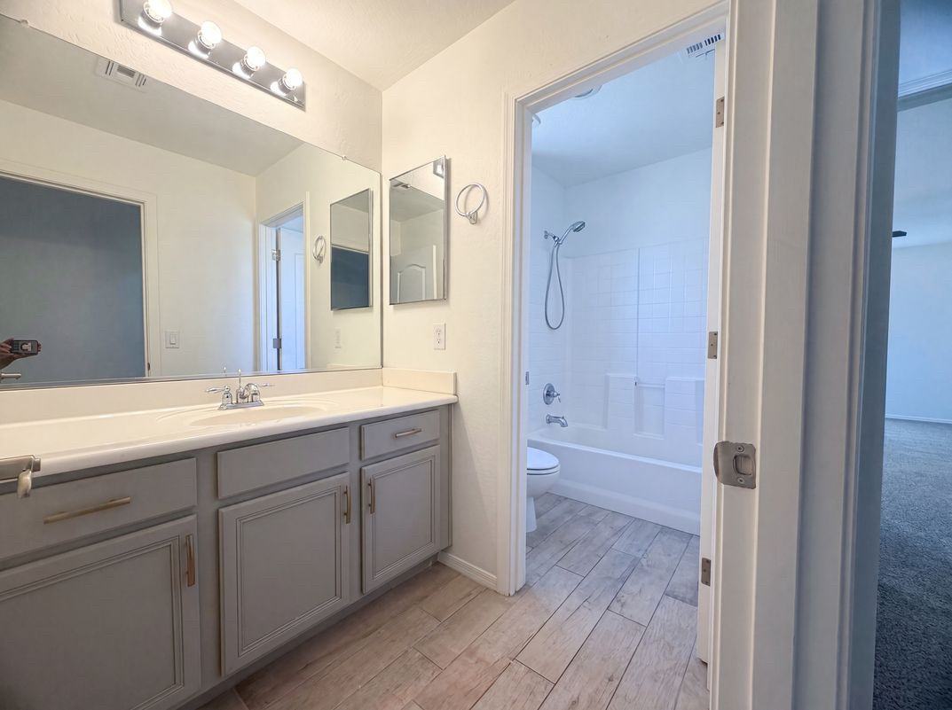 3299 E Tyson St - Photo 5 of 11