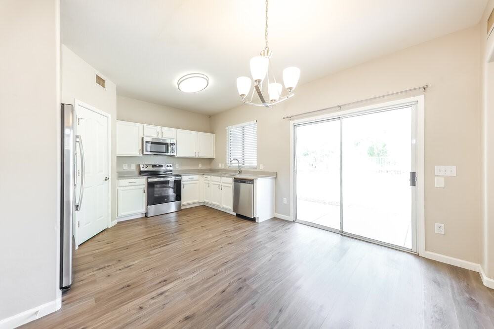 1306 S 119th Dr - Photo 7 of 17