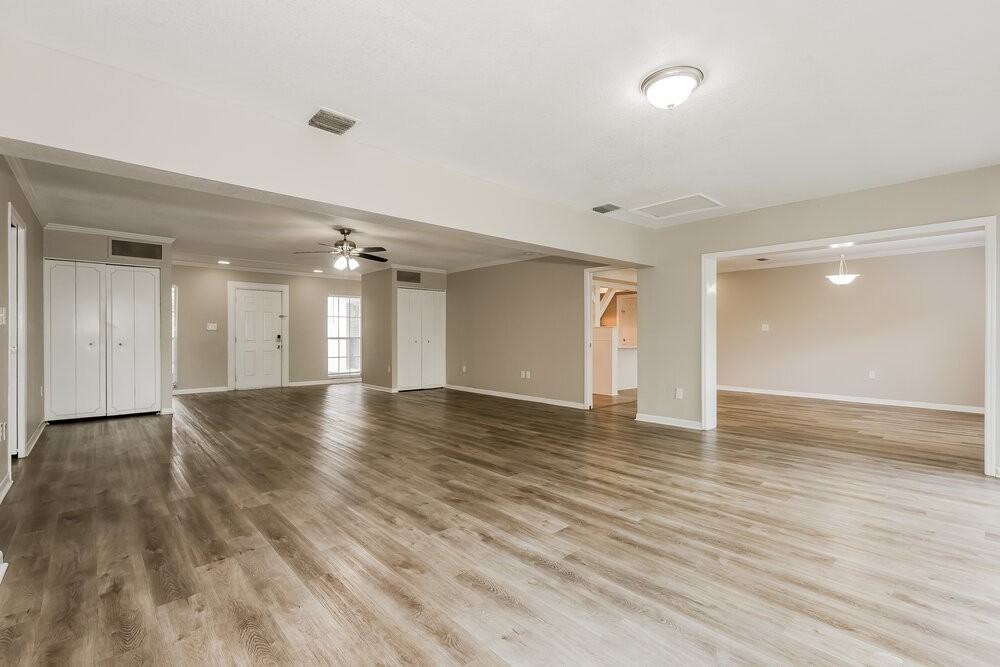 1033 Campbell Ave - Photo 4 of 16