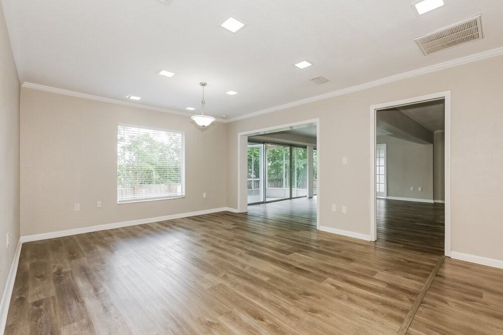 1033 Campbell Ave - Photo 5 of 16