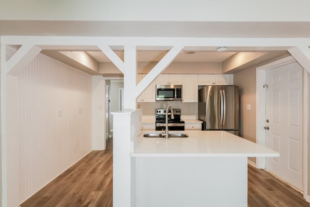 1033 Campbell Ave - Photo 7 of 16