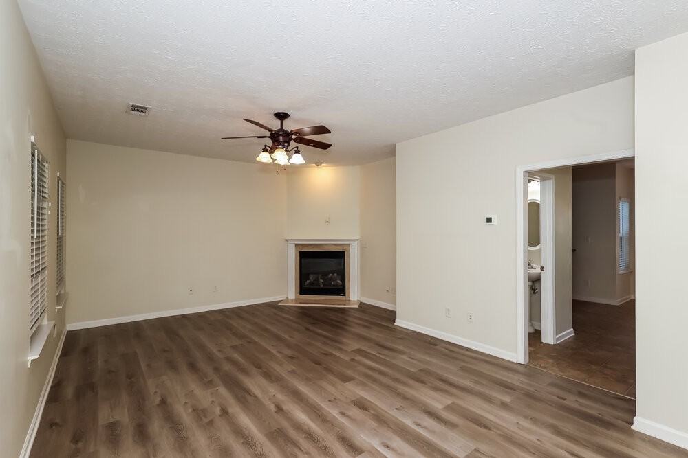 27 Palladio Way - Photo 5 of 17
