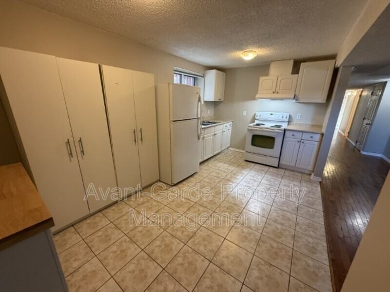 12208 77 St Nw - Photo 5 of 18