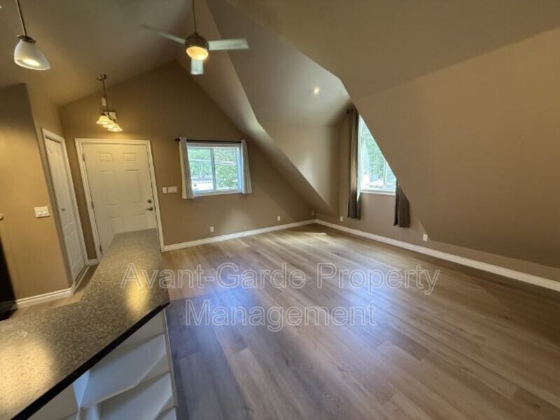 9116 94 Ave Nw - Photo 5 of 18