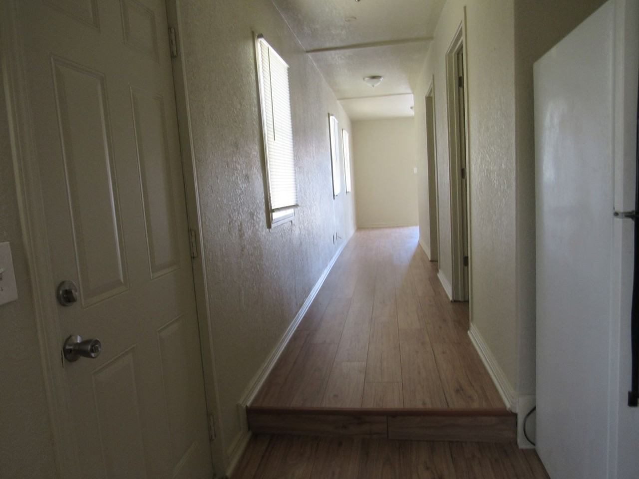 1206 Glenarm St - Photo 5 of 19