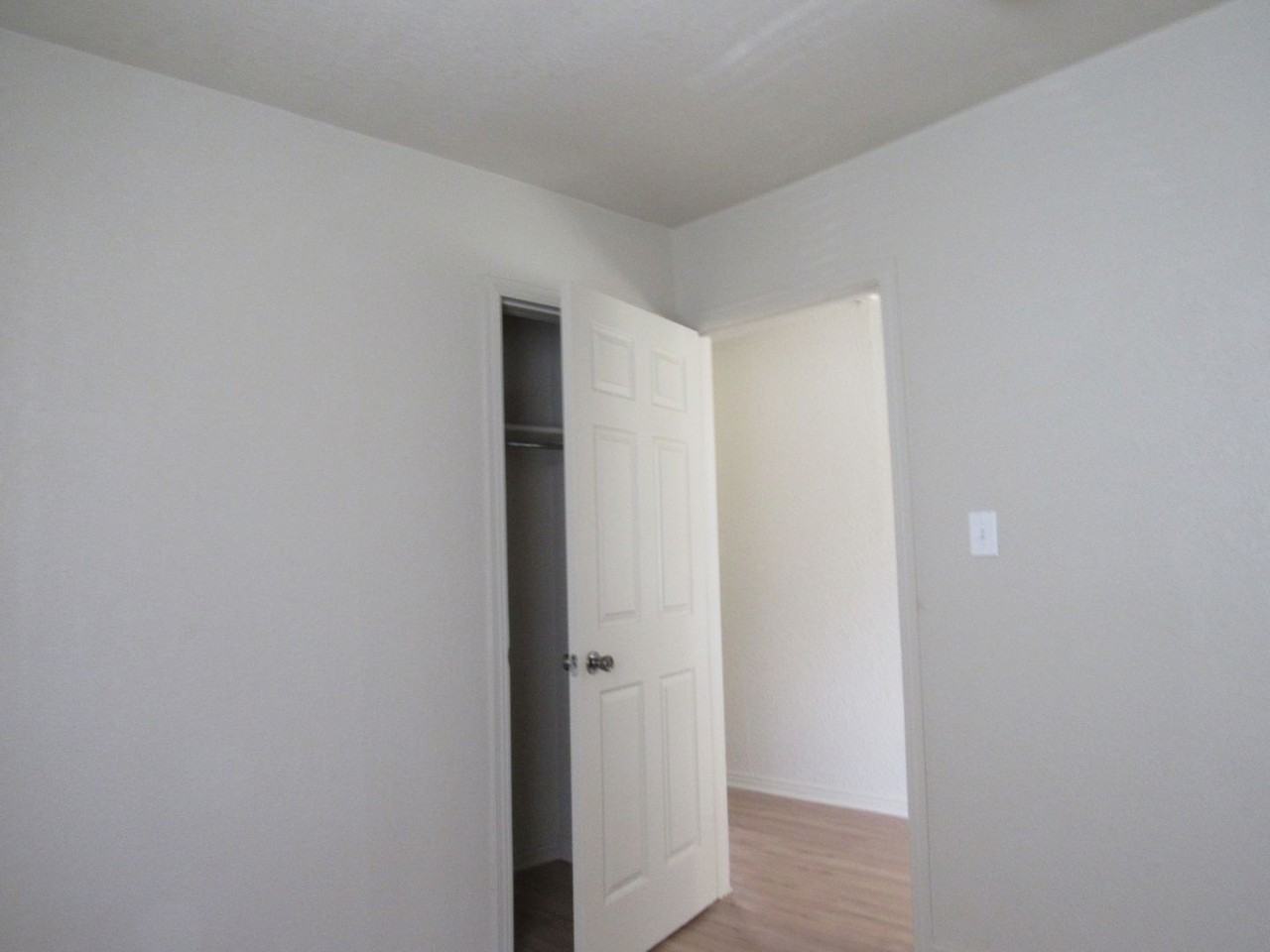 1206 Glenarm St - Photo 7 of 19