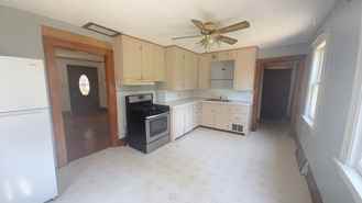 1005 S 5th Ave - Photo 1 of 1