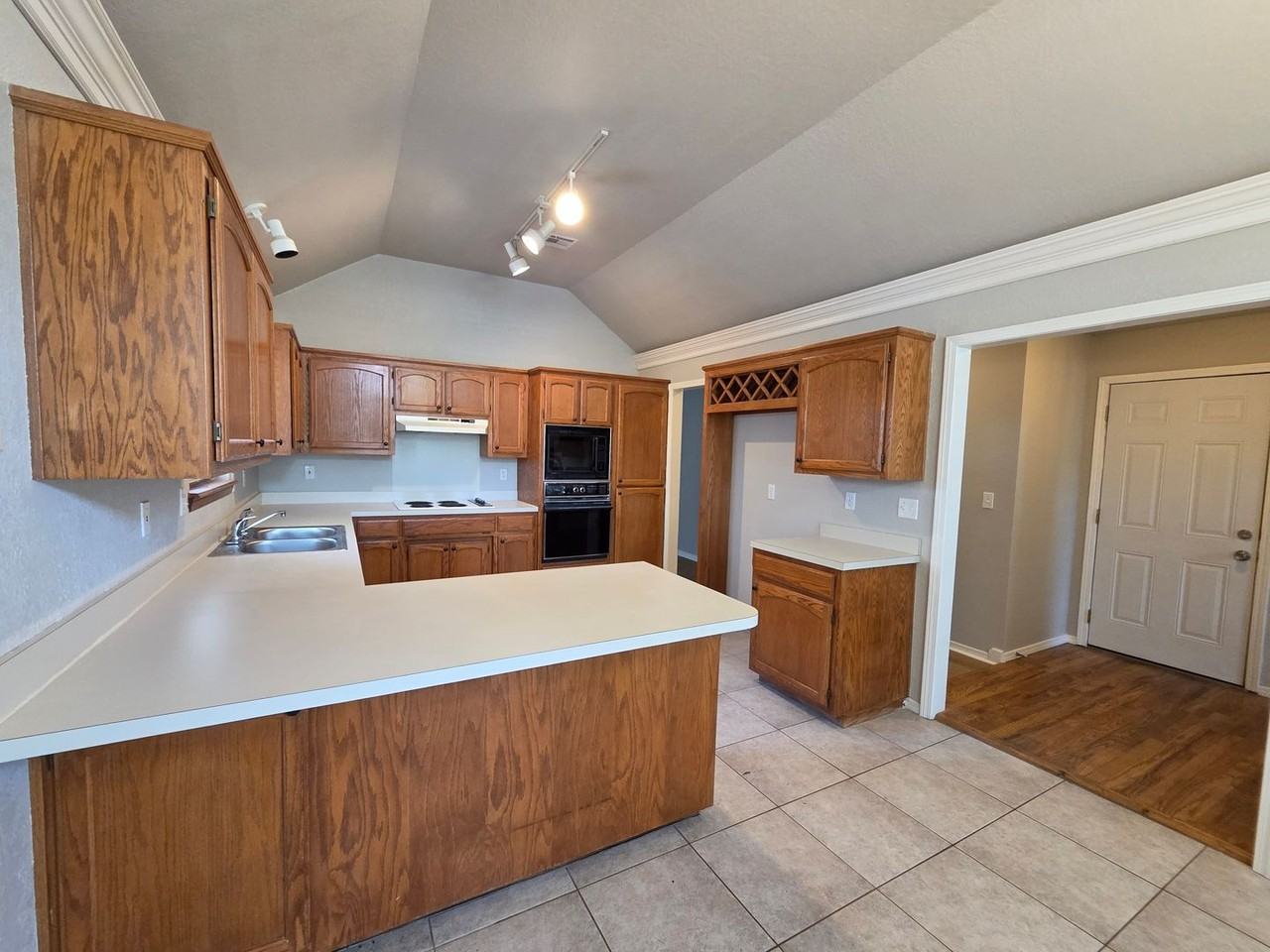 7916 S 77th East Ave - Photo 5 of 16