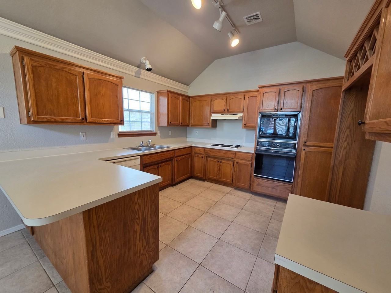 7916 S 77th East Ave - Photo 6 of 16