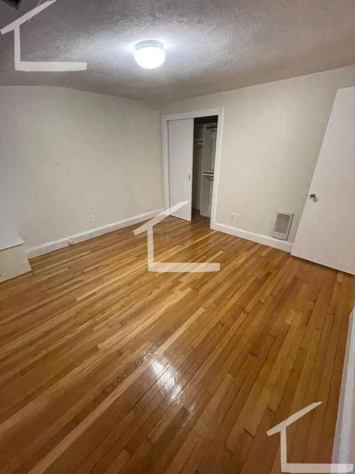 33 Lancaster St - Photo 4 of 15