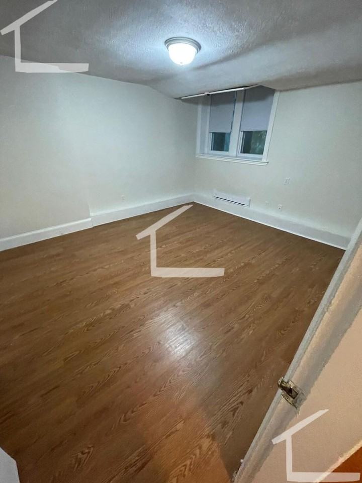33 Lancaster St - Photo 7 of 15