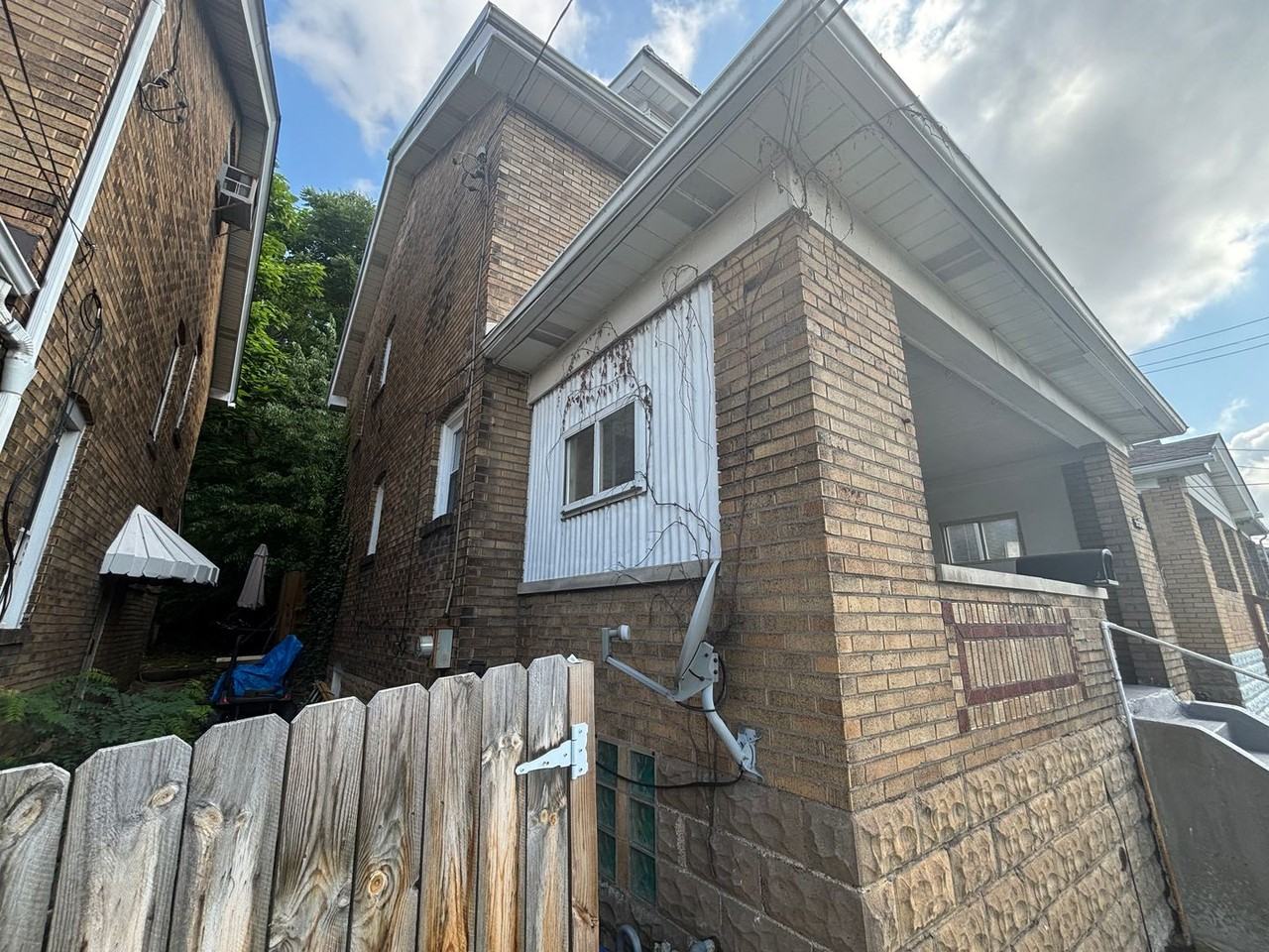 1409 Brookline Blvd - Photo 3 of 28
