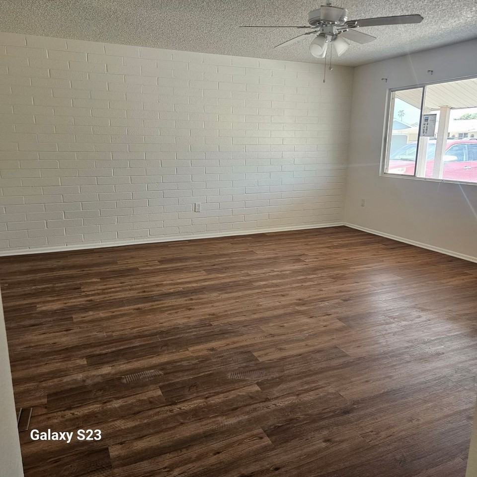 9845 N 105th Dr - Photo 2 of 21