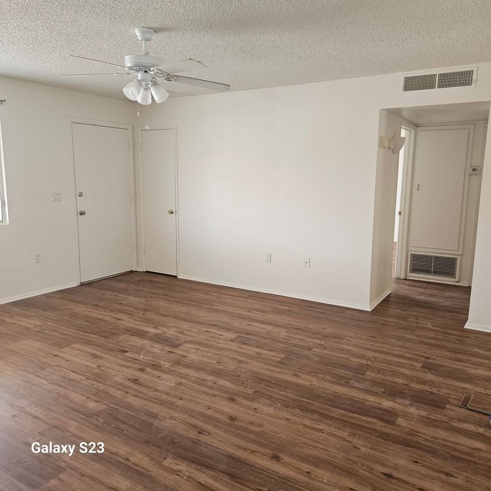 9845 N 105th Dr - Photo 4 of 21