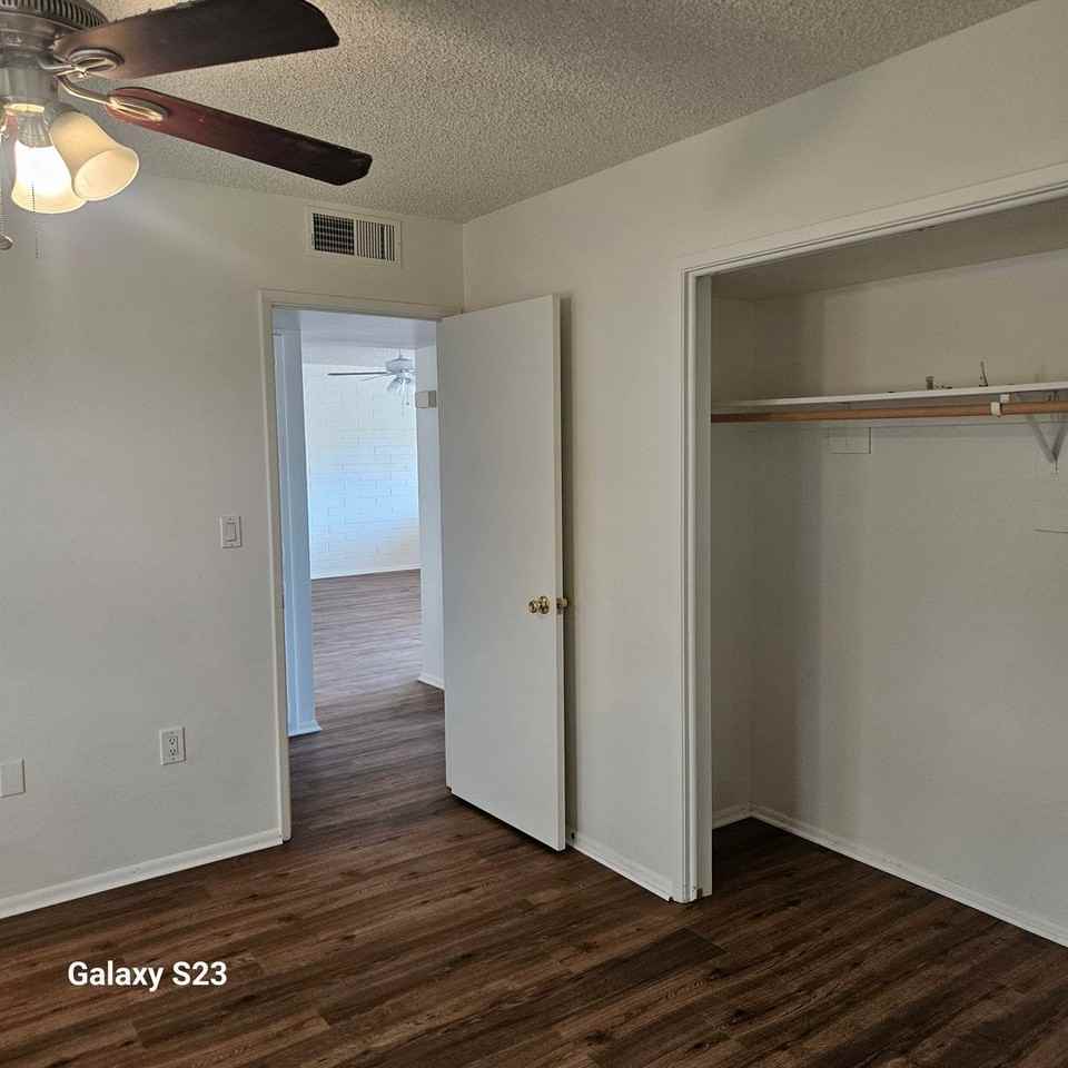 9845 N 105th Dr - Photo 7 of 21
