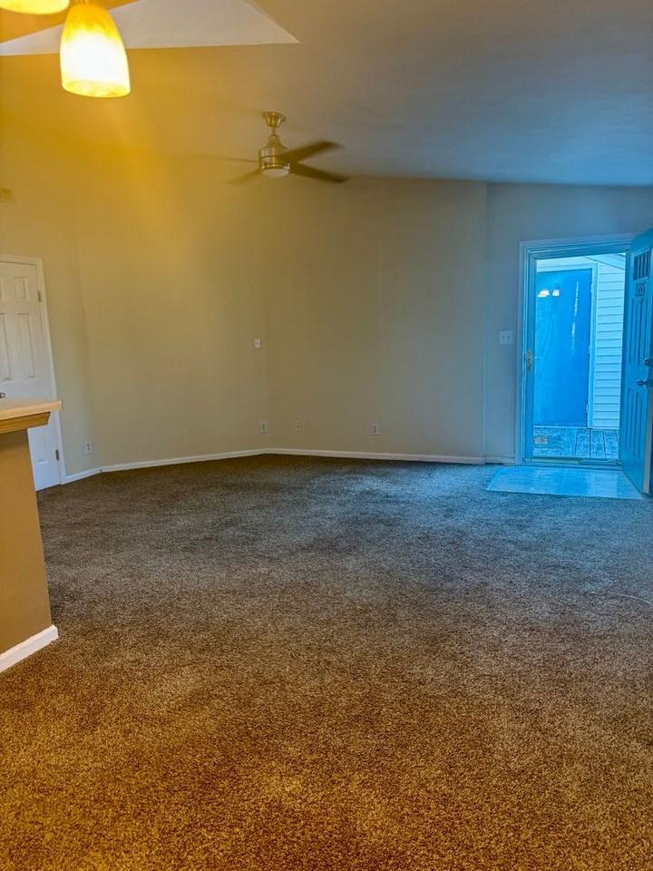 3555 Clover Meadows Dr - Photo 3 of 7