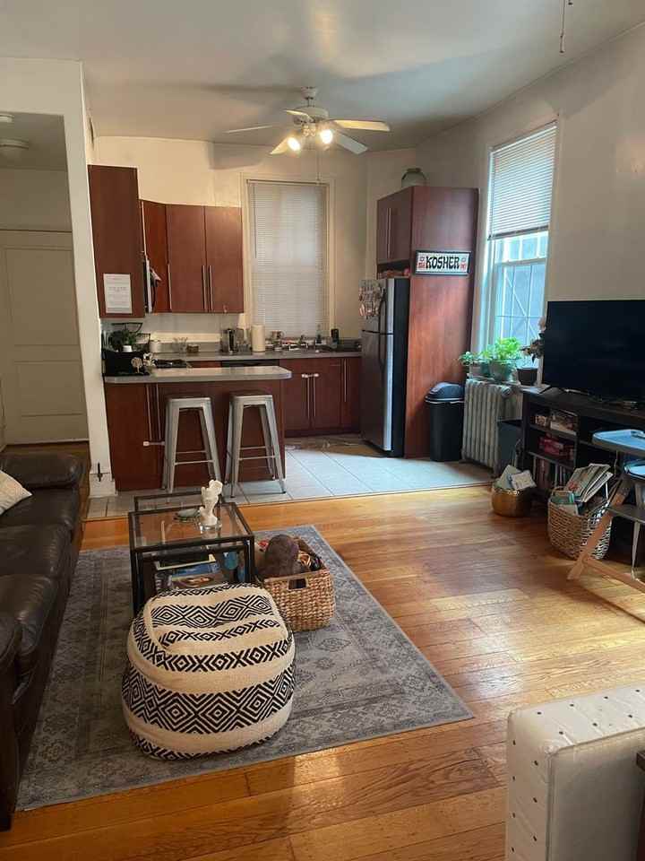 711 Walnut St - Photo 5 of 27