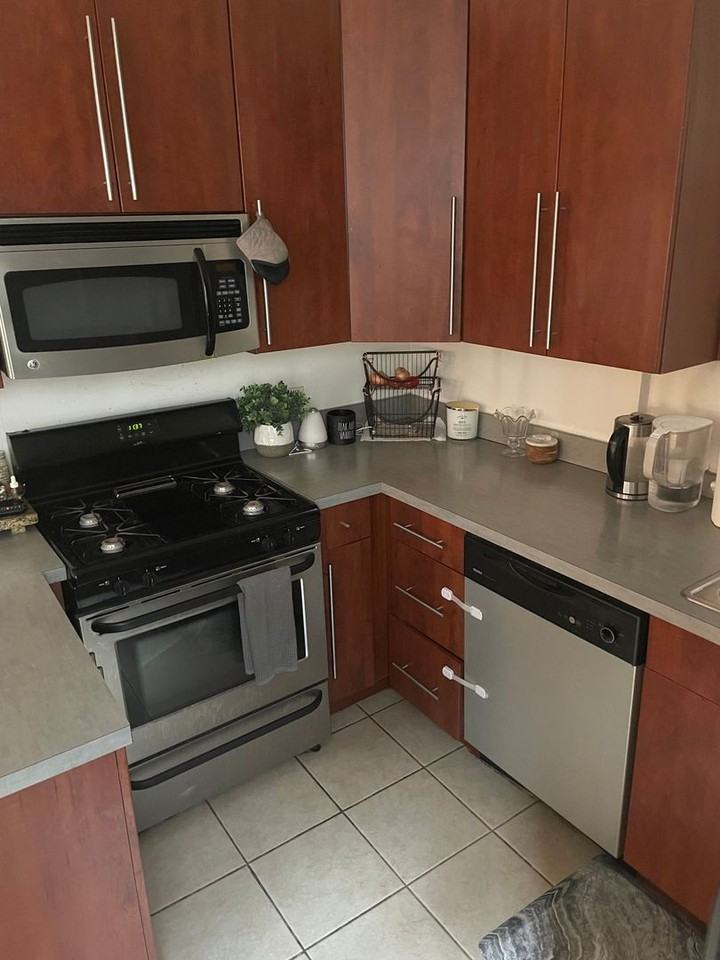 711 Walnut St - Photo 7 of 27