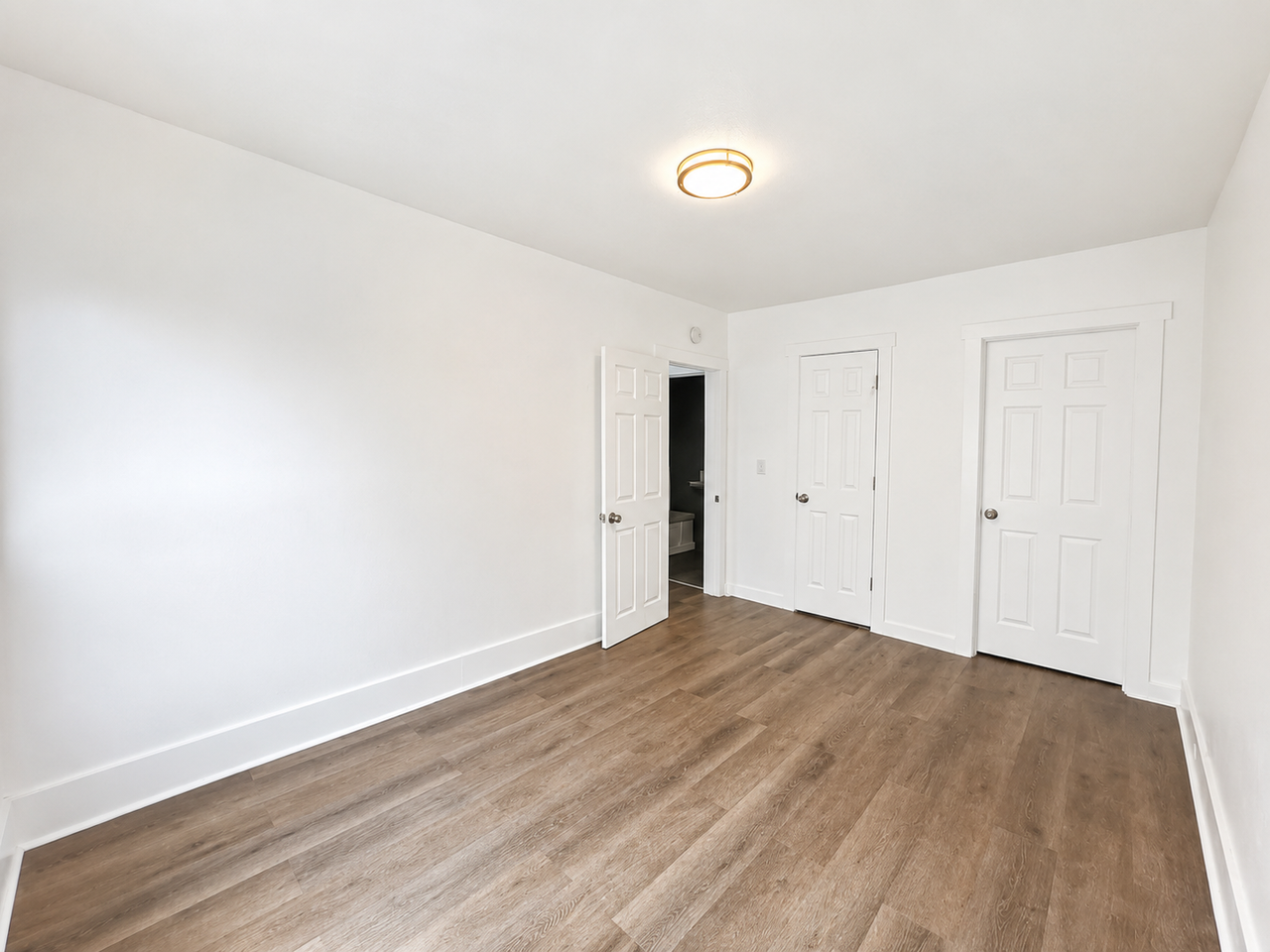 14301 30th Ave Ne - Photo 7 of 24