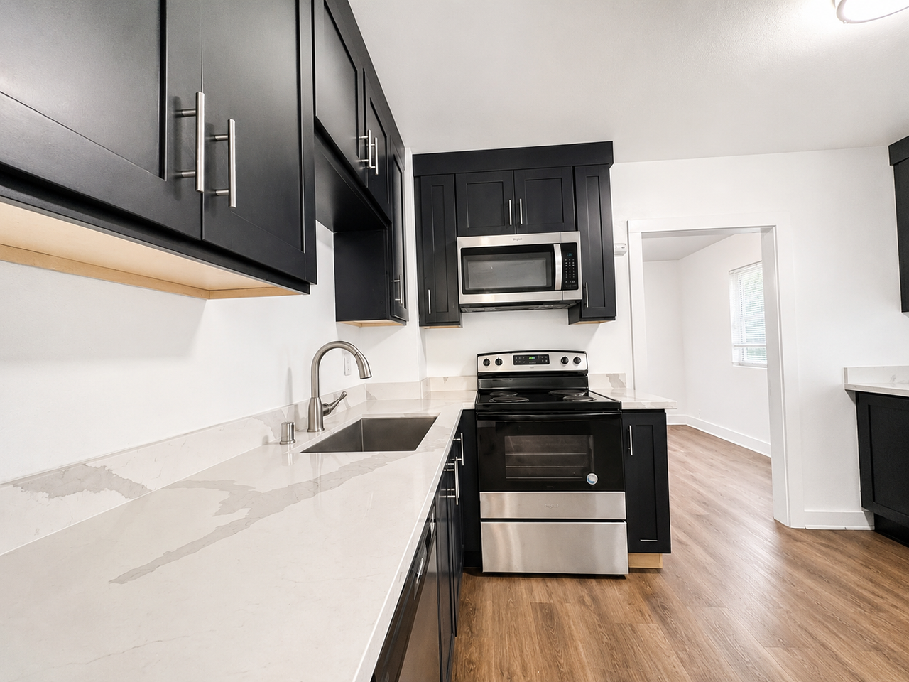 14301 30th Ave Ne - Photo 6 of 24