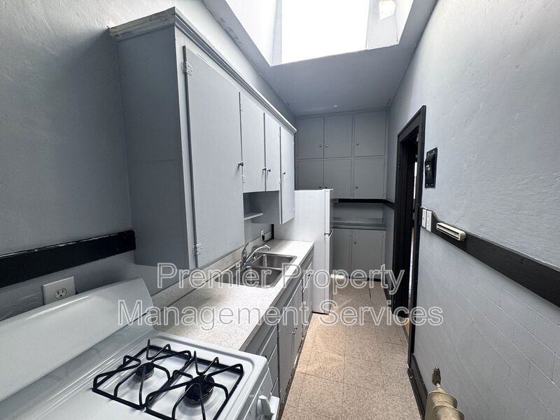 3018 1st Ave N #7 - Photo 6 of 13