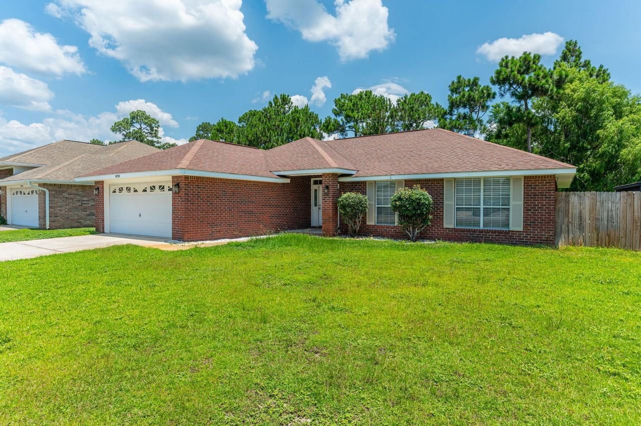 9750 Parker Lake Cir - Photo 3 of 36