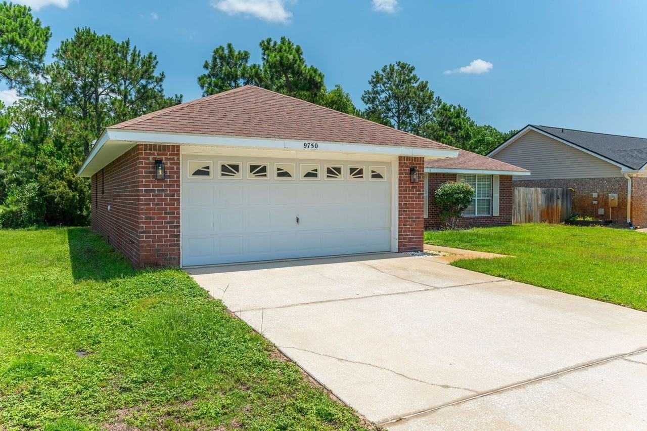 9750 Parker Lake Cir - Photo 4 of 36
