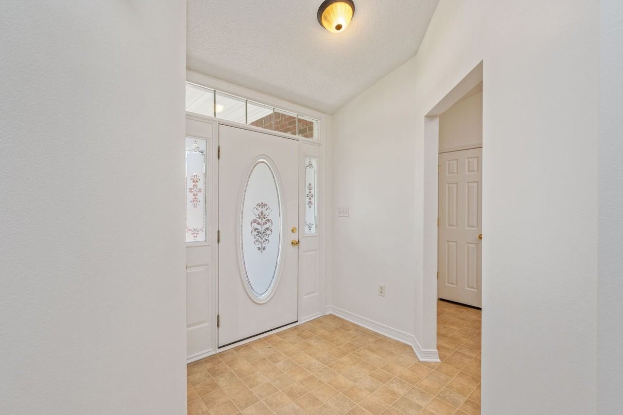 9750 Parker Lake Cir - Photo 6 of 36