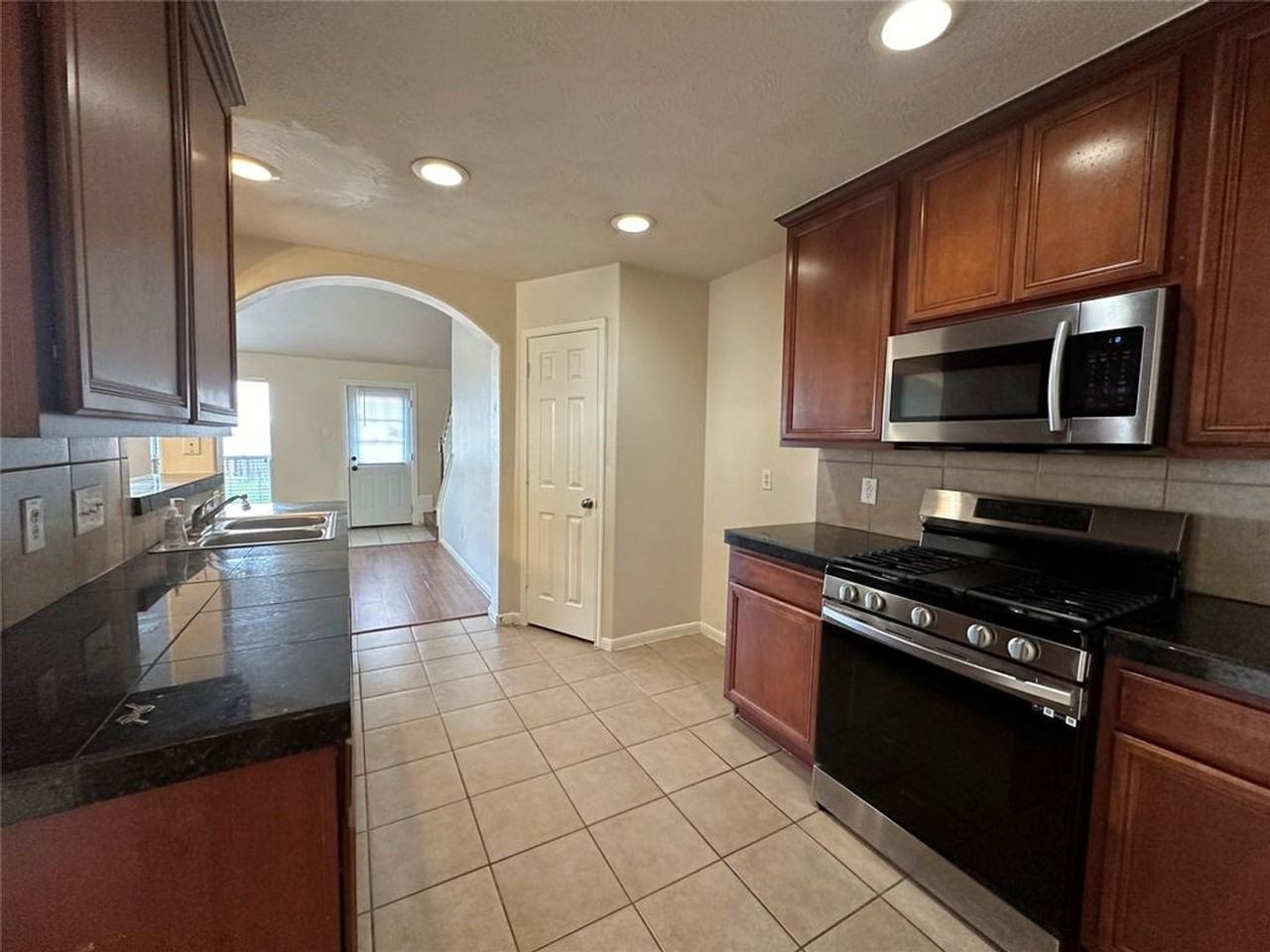 10903 Tobar Falls Cir - Photo 5 of 13