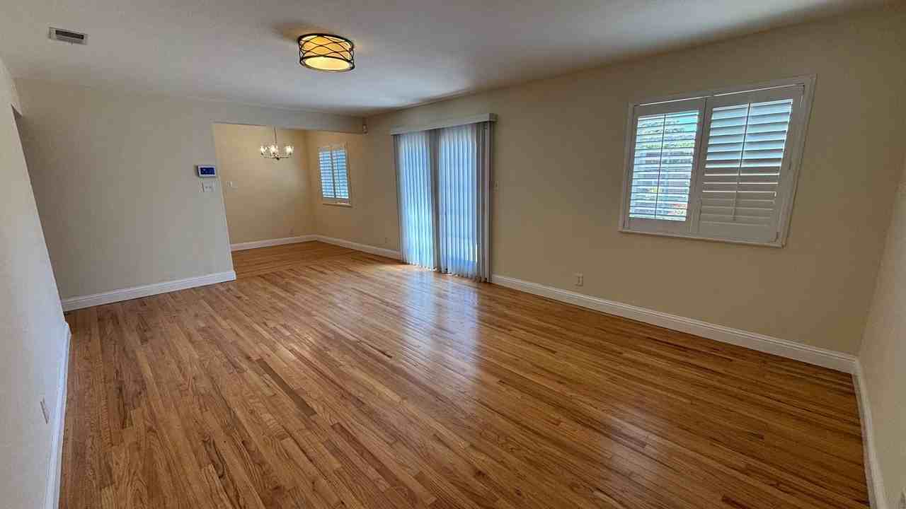8096 Juniper Ave - Photo 2 of 37