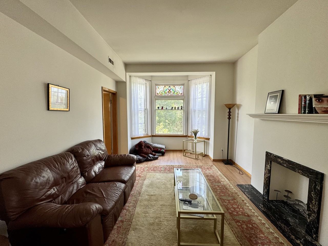 1145 W Webster Ave #3 - Photo 4 of 36