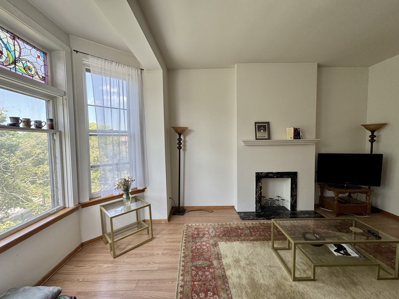 1145 W Webster Ave #3 - Photo 5 of 36