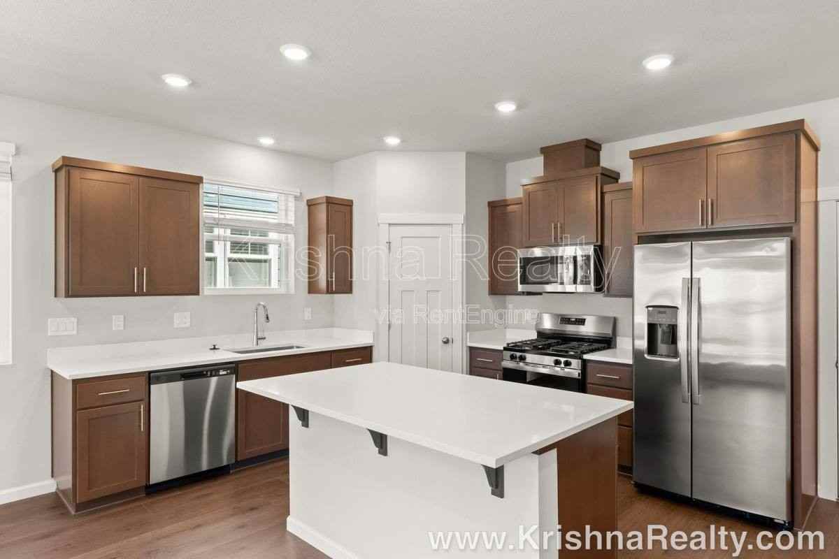 3513 Se Salal Ln - Photo 6 of 10