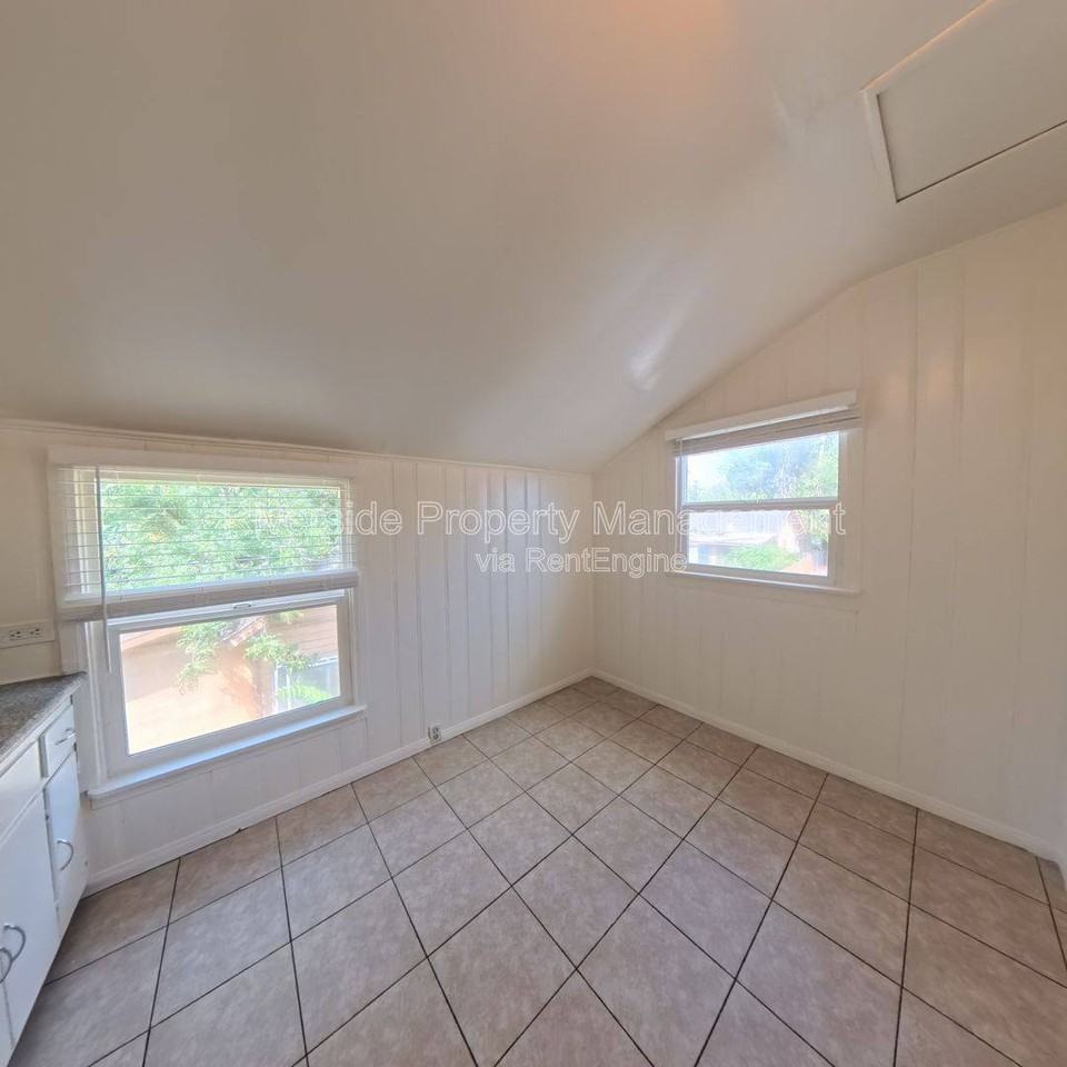 3939 Twining St #B - Photo 6 of 10