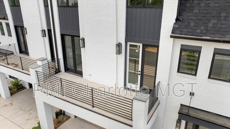 428 Dover Ave - Photo 7 of 50