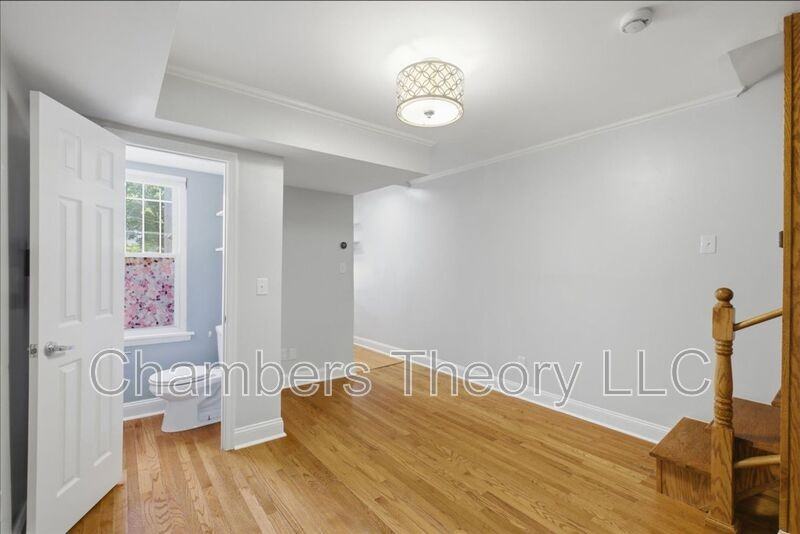 1535 Constitution Ave Ne - Photo 6 of 34