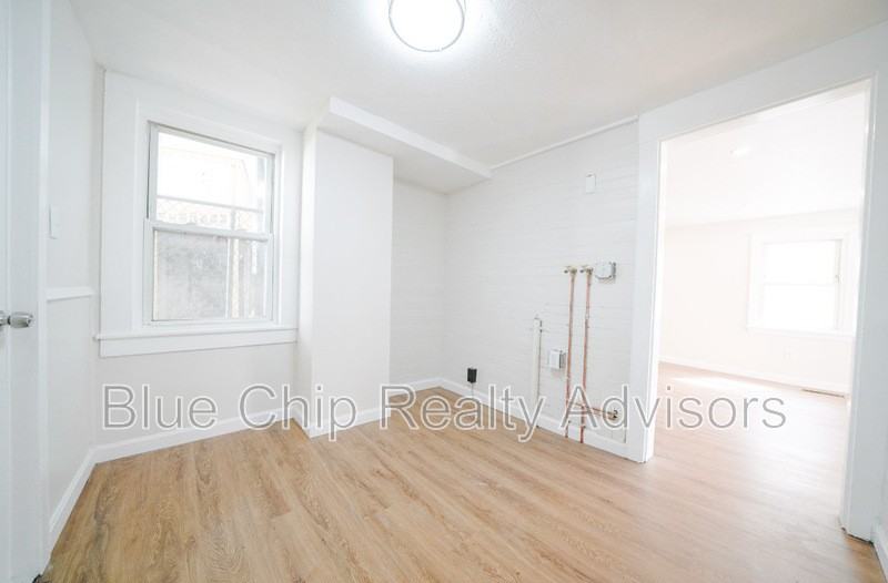 4 Foster Ct #4 - Photo 5 of 19