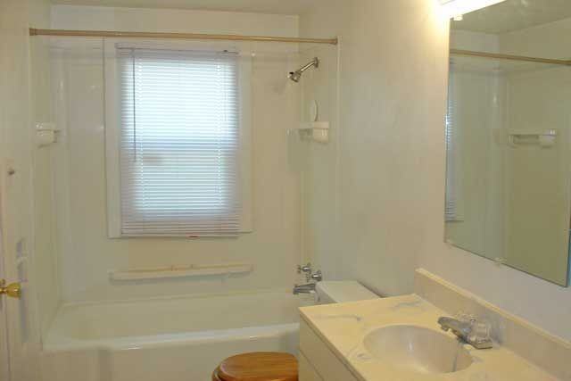 141 1/2 Broadwater Ave - Photo 5 of 6